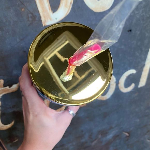 Lilly Pulitzer NWT Walking on Sunshine Pattern 24 Oz Tumbler - Picture 5 of 7